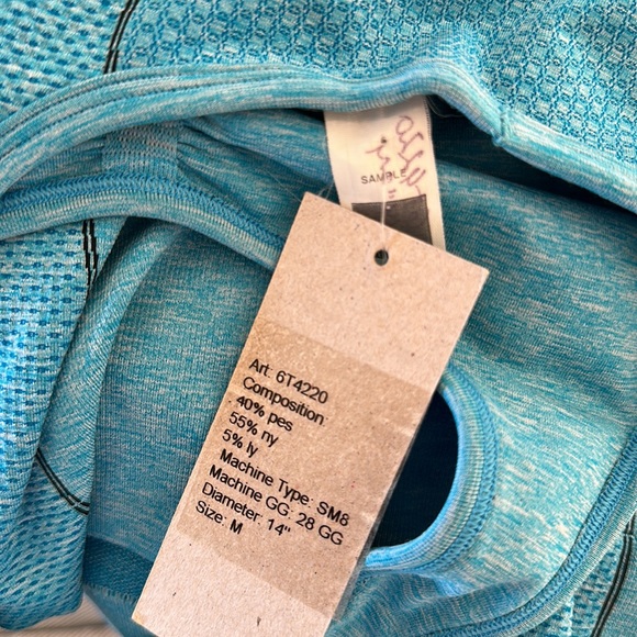 NWT Tefron Active Seamless Tank Top - Blue - Women’s Size M - Picture 4 of 4